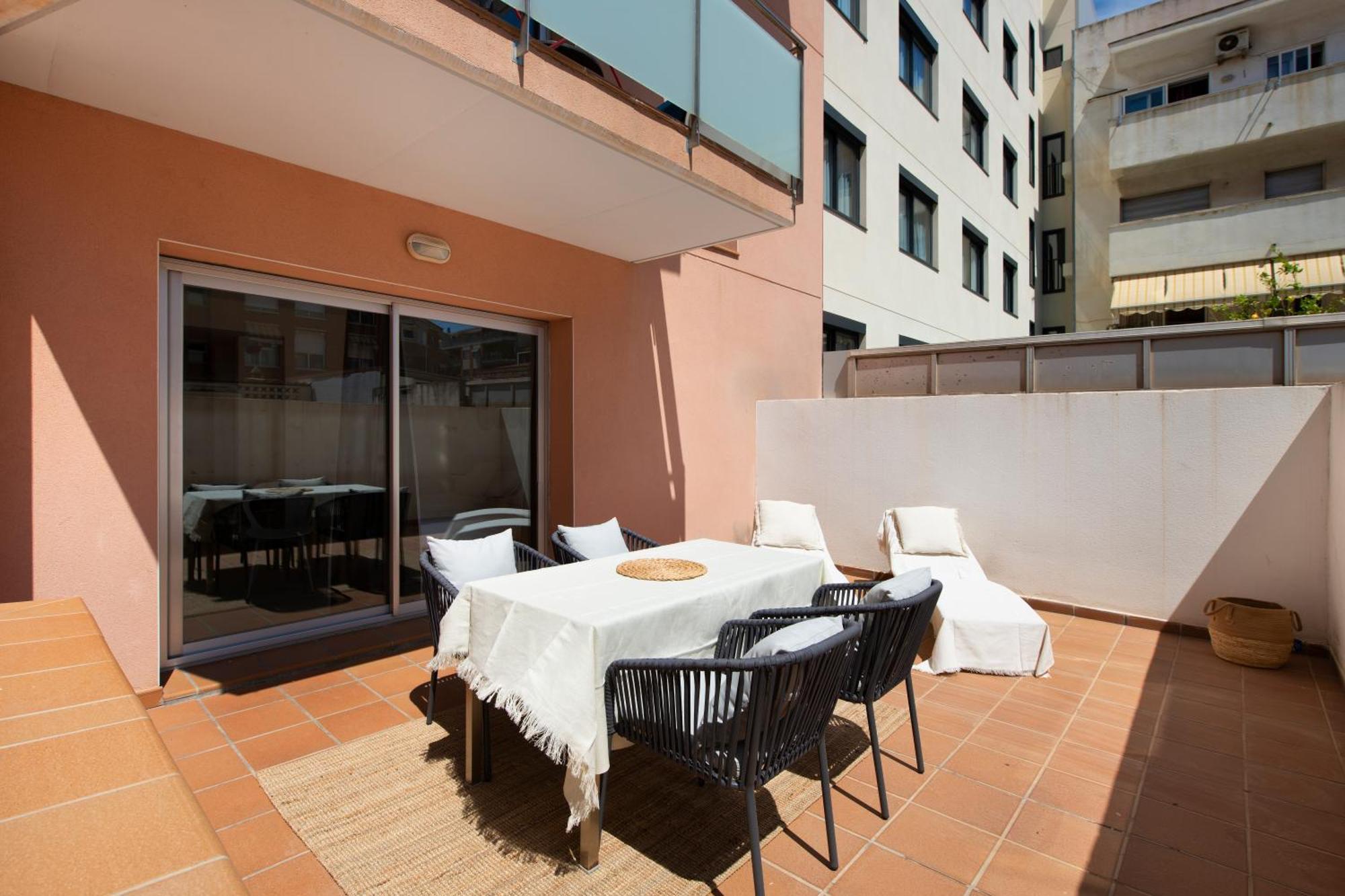 Aparthotel Centric Castelldefels Exteriör bild
